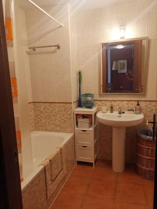 Estancia Con Jardin Entre Golf Y Monte - Cerca Logrono Sojuela Exterior foto